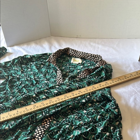 Maeve Green Notched Collar Boxy Blouse - Picture 4 of 9